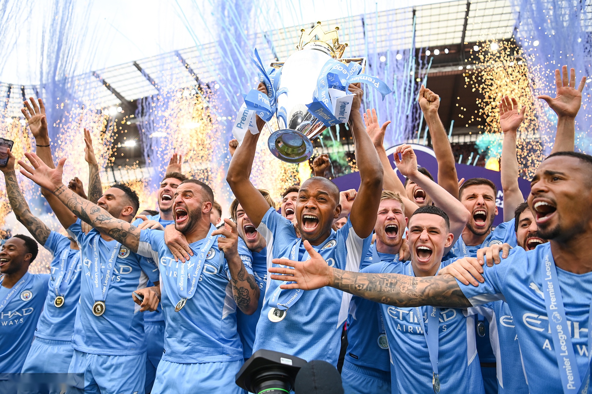 用令人瞠目 用令人瞠目